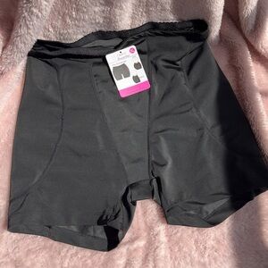 NWT Curve Beauté Hip Enhancer Shapewear Shorts – Size XL